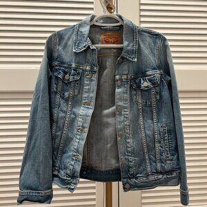 Levis Boyfriend Trucker Jacket